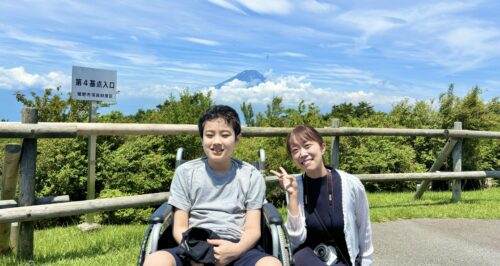 朝日新聞 小児がん 小児がん支援 家族旅行 子ども スマイルスマイルプロジェクト ジャパンハート