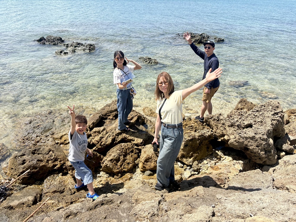 海辺の子供 2026年4月 沖縄の海でウミガメと一緒に泳ぎたい | スマイルスマイル